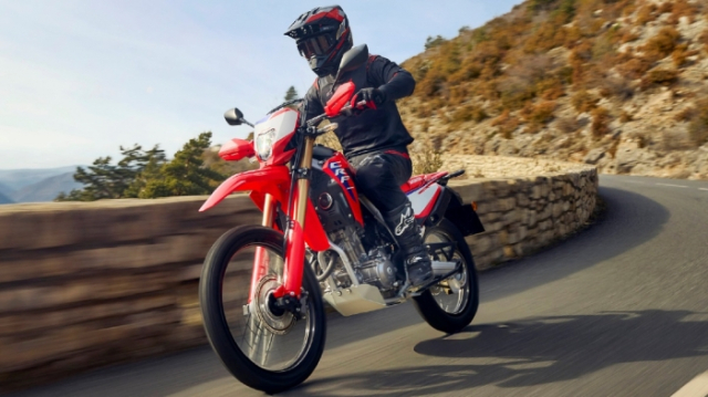 Honda CRF300L hoan toan moi trinh lang voi gia ban len den gan 190 trieu Dong co gi ma dat vay