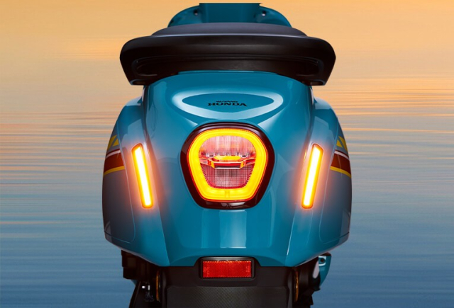 Honda NWF125 Gulf Blue Lan gio bien xanh thoi bung suc song cho dong tay ga pho thong