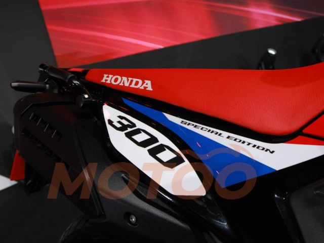 Honda ra mat Tornado 300 2026 Special Edition voi giao dien cuc cuon theo phong cach Dakar Rall - 5