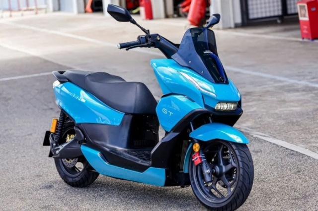 Honda ra mat xe dien EVO GT Di duoc 170 km toc do toi da 120 kmh trang bi bo xa moi doi thu