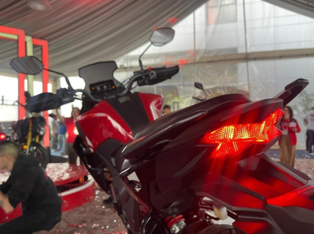 Honda tai sinh huyen thoai NX190 voi dien mao 20 Co ABS doi man hinh TFT gia chi 79 trieu Dong - 4
