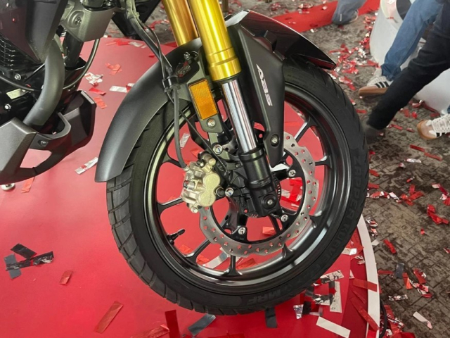 Honda tai sinh huyen thoai NX190 voi dien mao 20 Co ABS doi man hinh TFT gia chi 79 trieu Dong - 6