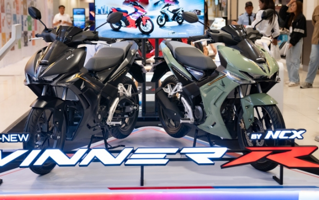 Honda Winner R len ke tai cac dai ly ben CAM voi gia ban len den hon 60 trieu Dong