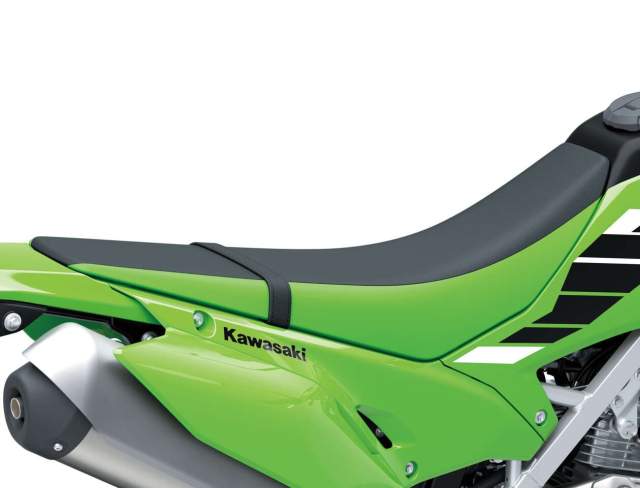 Kawasaki KLX230 SSM 2025 ra mat Malaysia lua chon moi cho anh em me offroad va supermoto - 6