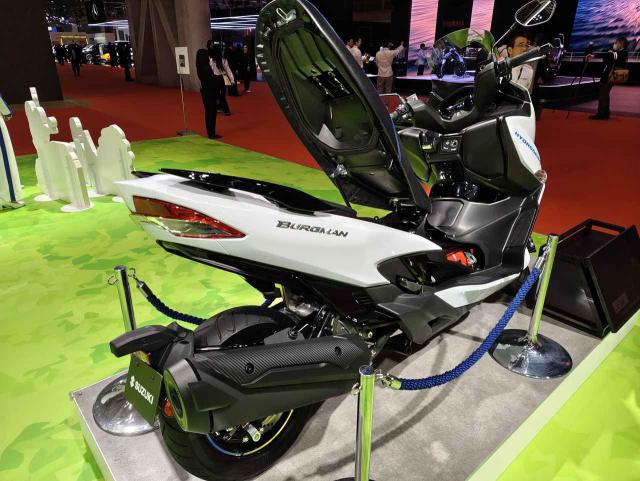 Kham pha tung ngoc ngach cua Suzuki Burgman Hydrogen chay bang Hydro tai JMS 2025 - 17