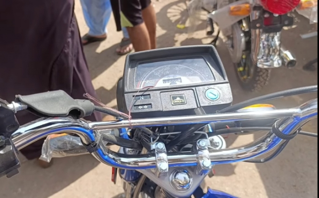 Kham pha UD 70 Blue Edition 2026 Mau xe con tay co gia ban cuc re chi 12 trieu Dong - 4