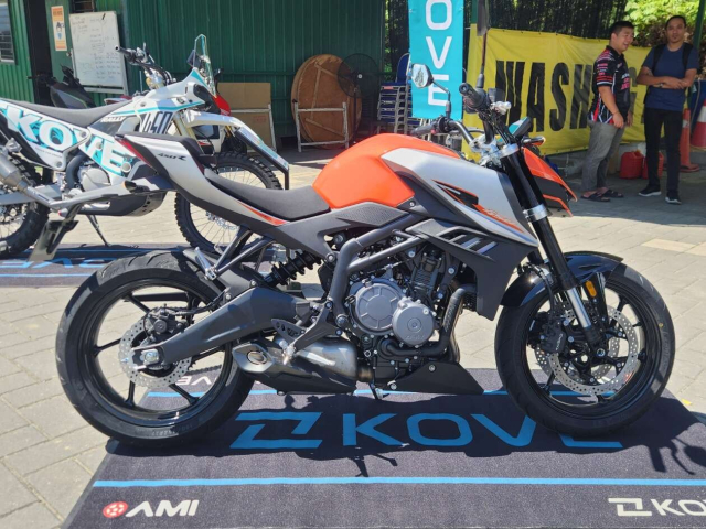Kove 450R 2025 Nakedbike 4 may cang det cho anh em Malaysia gia duoi 200 cu