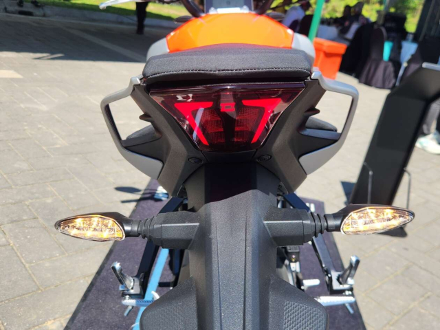 Kove 450R 2025 Nakedbike 4 may cang det cho anh em Malaysia gia duoi 200 cu - 8