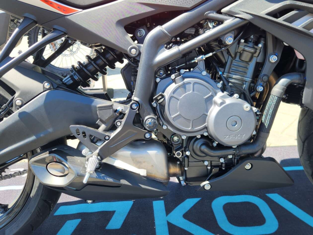 Kove 450R 2025 Nakedbike 4 may cang det cho anh em Malaysia gia duoi 200 cu - 10