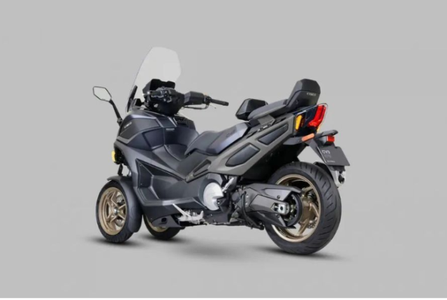 Soi chi tiet Kymco CV3 575 Tu dong khoa banh truoc de nguoi lai khong can chong chan - 8