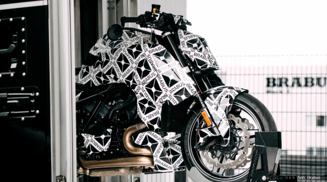 Lo dien Brabus 1400 R Signature Edition Khi quai thu Super Duke khoac ao tuxedo Bottrop