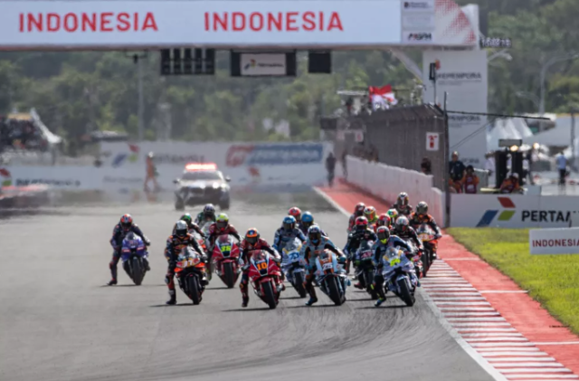 MotoGP dung lai o 22 chang du de chay khong can kiet suc