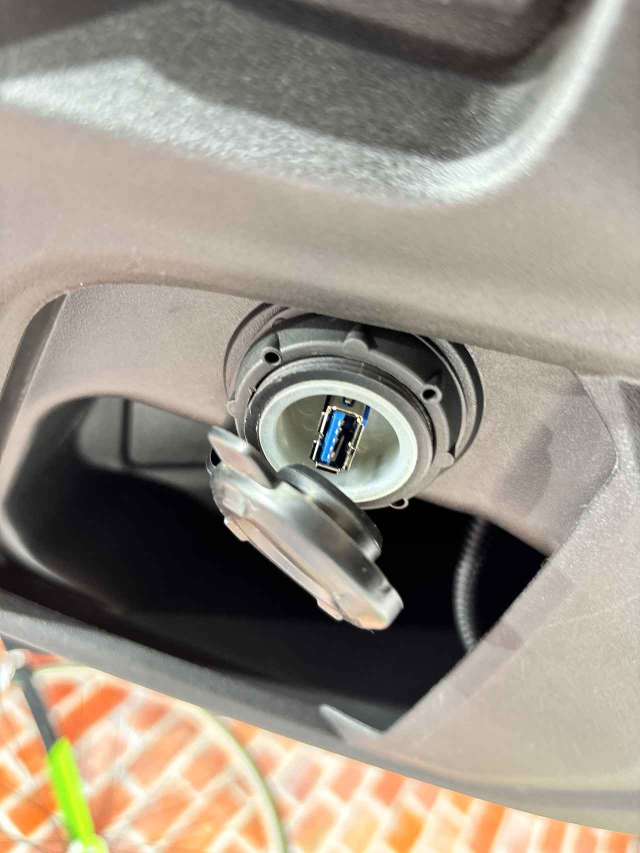 Nay moi co dip sam soi toan bo chi tiet cua chiec xe dien eAddress cua Suzuki - 17