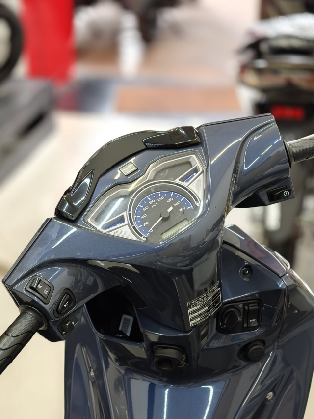 Qua nhanh Qua nguy hiem Honda Wave 125 the he moi da ve dai ly Viet voi gia cuc soc - 6