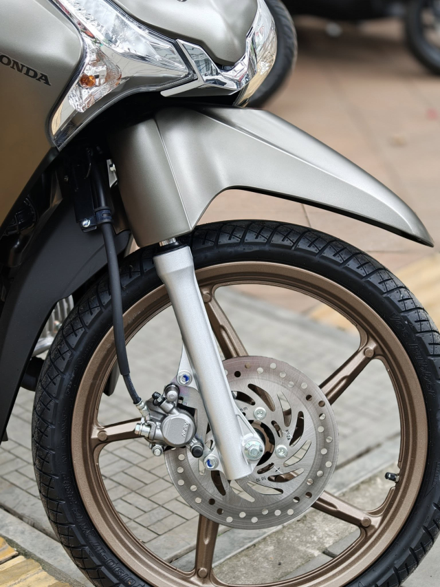 Qua nhanh Qua nguy hiem Honda Wave 125 the he moi da ve dai ly Viet voi gia cuc soc - 8