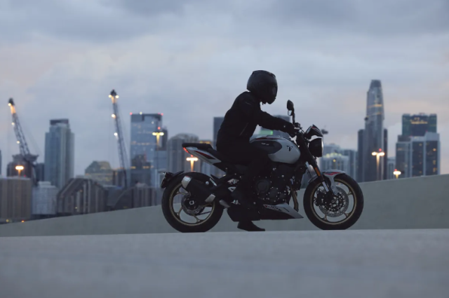 Triumph Trident 800 2026 lo dien Khi ban nang Triple troi day - 17