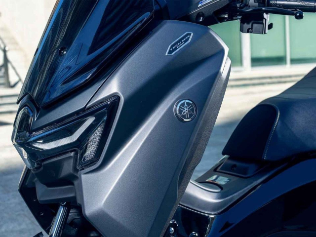 Tu thanh pho den duong truong Yamaha Nmax 155 Tech Max 2026 bien hinh theo phong cach ban chon