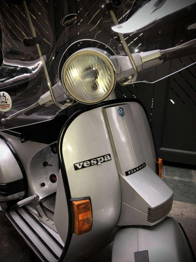 Xe co 30 nam tuoi Vespa PX150E 1995 co gia ban cao gap doi Honda SH tai Viet Nam - 4