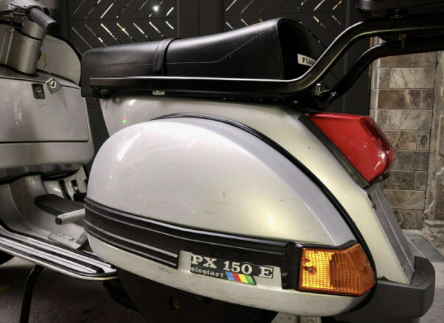 Xe co 30 nam tuoi Vespa PX150E 1995 co gia ban cao gap doi Honda SH tai Viet Nam - 7