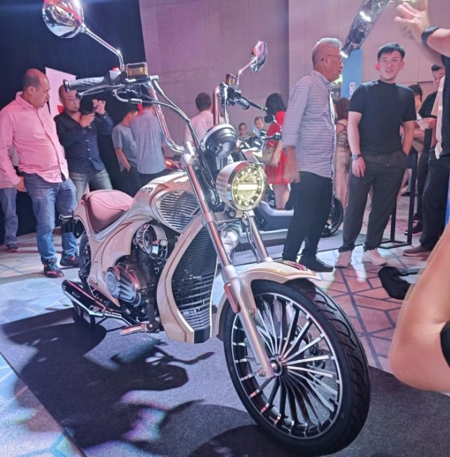 Xuat hien mau xe ga voi phong cach Cruiser kich doc Co gia ban ngang ngua Honda Vision - 4