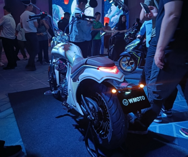 Xuat hien mau xe ga voi phong cach Cruiser kich doc Co gia ban ngang ngua Honda Vision - 6