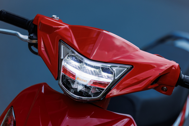 ZHIPAT ra mat bo doi Den LED 135GP Sportline va Den hau Crypton X135 tai MotoGP Malaysia 2025 - 7