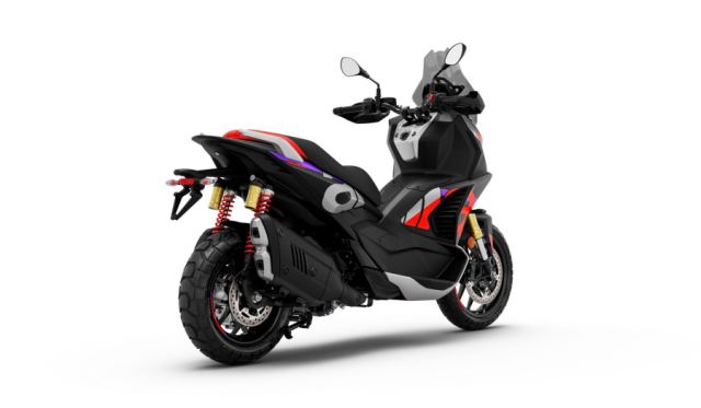 Aprilia SR GT 400 so huu suc manh 36 ngua nhieu trang bi xin so Doi thu dang gom cua ADV 350 - 12