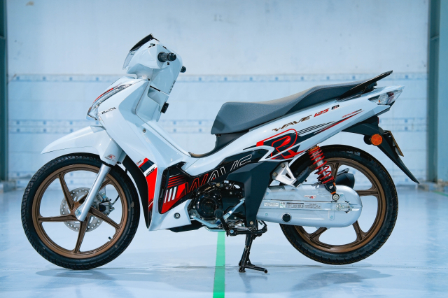 Can canh chi tiet Honda Wave 125 R Special Edition Profender vua duoc nhap ve nuoc ta - 6