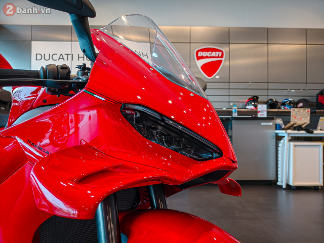 Can canh Ducati Panigale V4 the he moi vua cap ben thi truong Viet Nam voi gia 989 trieu Dong