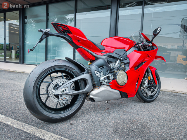 Can canh Ducati Panigale V4 the he moi vua cap ben thi truong Viet Nam voi gia 989 trieu Dong - 4