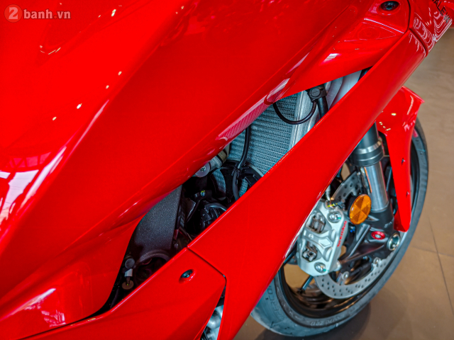 Can canh Ducati Panigale V4 the he moi vua cap ben thi truong Viet Nam voi gia 989 trieu Dong - 26