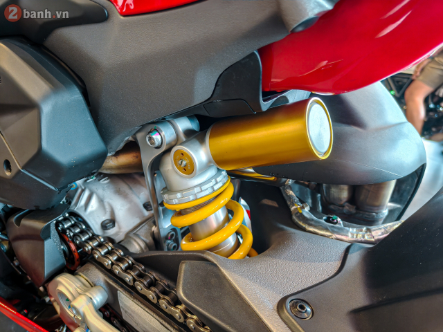 Can canh Ducati Panigale V4 the he moi vua cap ben thi truong Viet Nam voi gia 989 trieu Dong - 36