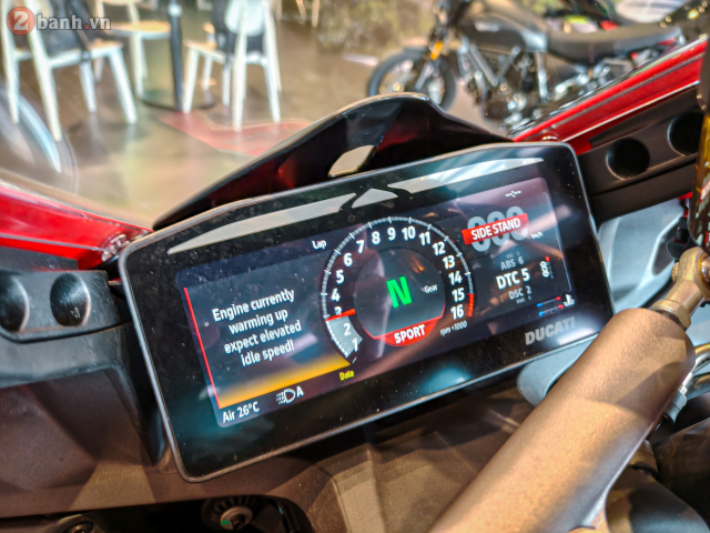 Can canh Ducati Panigale V4 the he moi vua cap ben thi truong Viet Nam voi gia 989 trieu Dong - 44