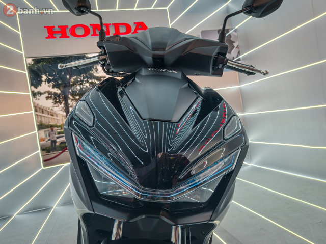 Can canh Honda Air Blade 2026 vua ra mat thi truong Viet Nam voi muc gia hap dan