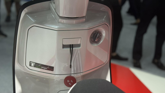 Can canh Lambretta J200 2026 vua ra mat voi gia ban chi 78 trieu Dong - 20