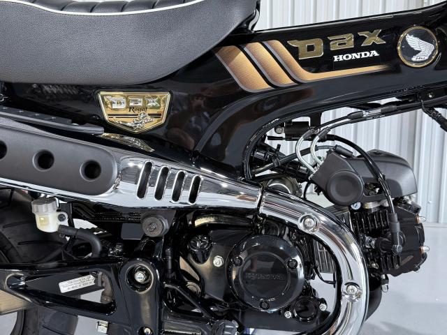 Can canh phien ban dac biet Honda Dax Royal vua cap ben thi truong Viet Nam voi so luong cuc it