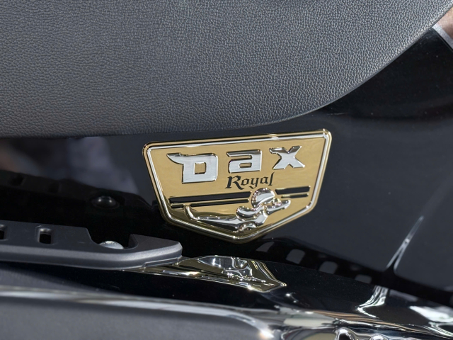 Can canh phien ban dac biet Honda Dax Royal vua cap ben thi truong Viet Nam voi so luong cuc it - 12