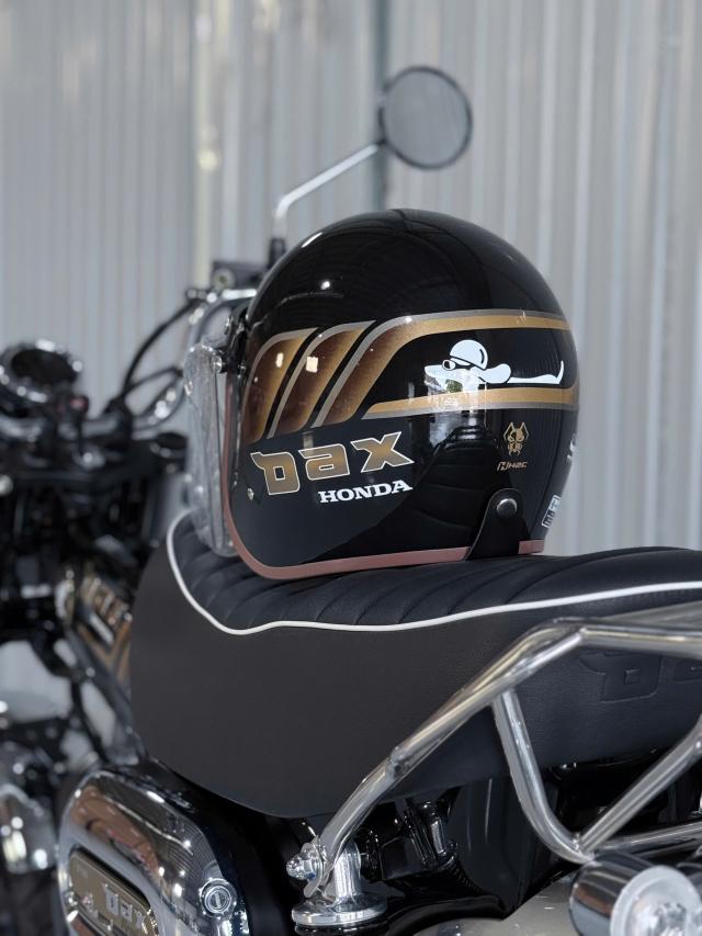 Can canh phien ban dac biet Honda Dax Royal vua cap ben thi truong Viet Nam voi so luong cuc it - 17