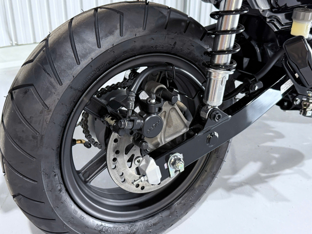 Can canh phien ban dac biet Honda Dax Royal vua cap ben thi truong Viet Nam voi so luong cuc it - 24