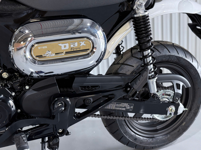 Can canh phien ban dac biet Honda Dax Royal vua cap ben thi truong Viet Nam voi so luong cuc it - 26