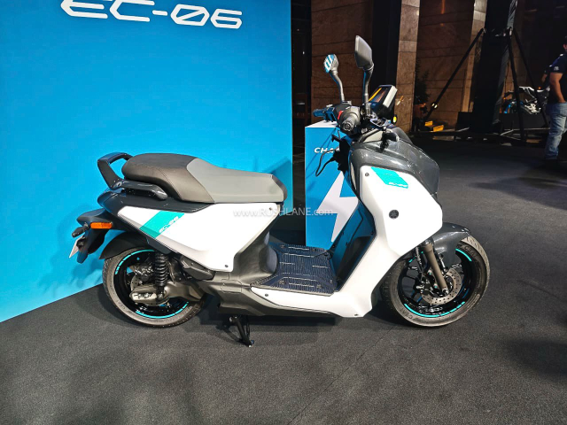 Can canh Yamaha EC06 Mau xe dien moi toc do 90 kmh di duoc 160 km chi voi mot lan sac - 4