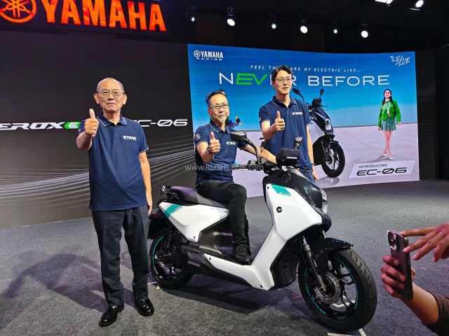 Can canh Yamaha EC06 Mau xe dien moi toc do 90 kmh di duoc 160 km chi voi mot lan sac - 16