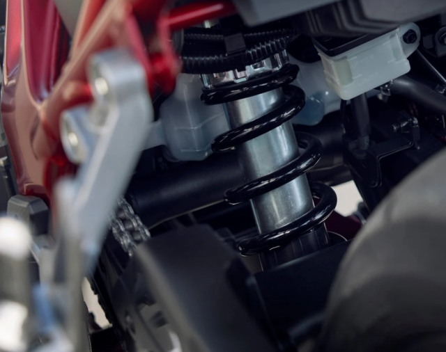 CB750 Hornet 2026 Khi Honda quyet dinh choi lon - 12