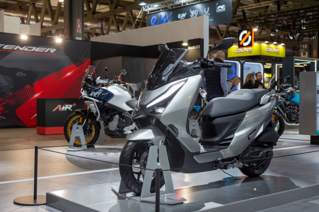 CFMoto SCF 125 doi thu moi cua PCX 125 NMax 125 Vuot troi ve thiet ke cong nghe va su tien loi