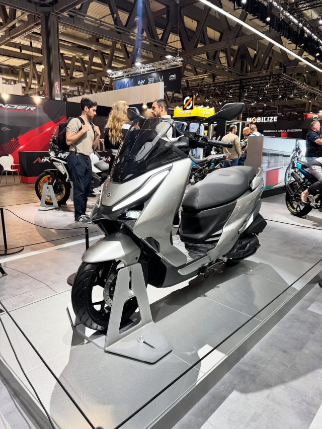 CFMoto SCF 125 doi thu moi cua PCX 125 NMax 125 Vuot troi ve thiet ke cong nghe va su tien loi - 4