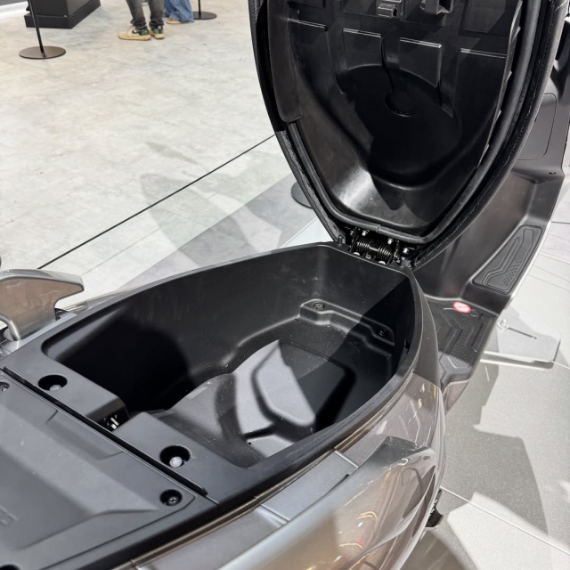 CFMoto SCF 125 doi thu moi cua PCX 125 NMax 125 Vuot troi ve thiet ke cong nghe va su tien loi - 10