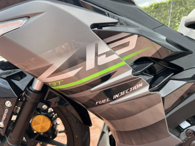 Con ac mong cua Honda Winner R va Yamaha Exciter 155 dang tren duong ve Viet Nam