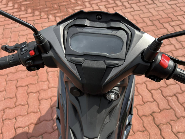 Con ac mong cua Honda Winner R va Yamaha Exciter 155 dang tren duong ve Viet Nam - 6