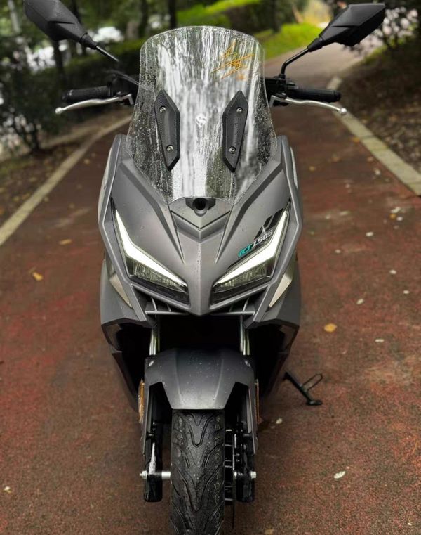 Cyclone RT150S gay soc Thiet ke ngau hon ca Vario 160 trang bi nhu xe 100 trieu dong - 4