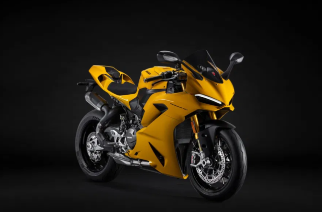 Ducati Panigale V2 S va Streetfighter V2 S tro lai voi sac vang Giallo huyen thoai - 4